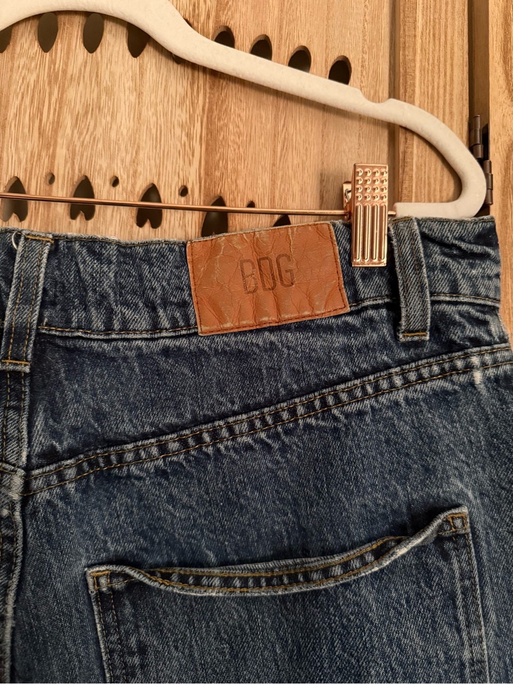 BDG Urban Outfitters Carter Jeans W29 Dark Wash Barrel Leg Raw Hem - Picture 9 of 9